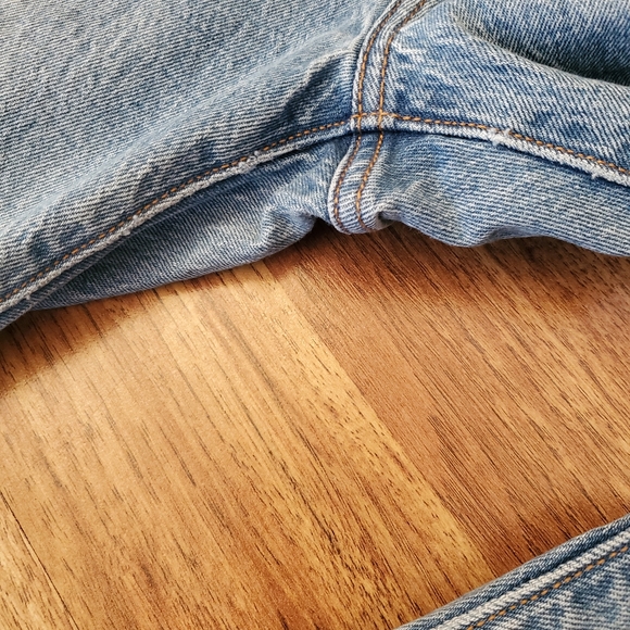 Levi's 501 Size 27 Cropped Straight Distressed JEans - Picture 5 of 9